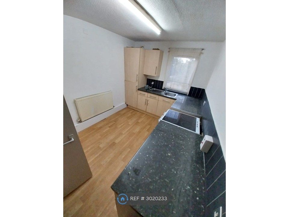 Property photo 1 of 8 Kitchen