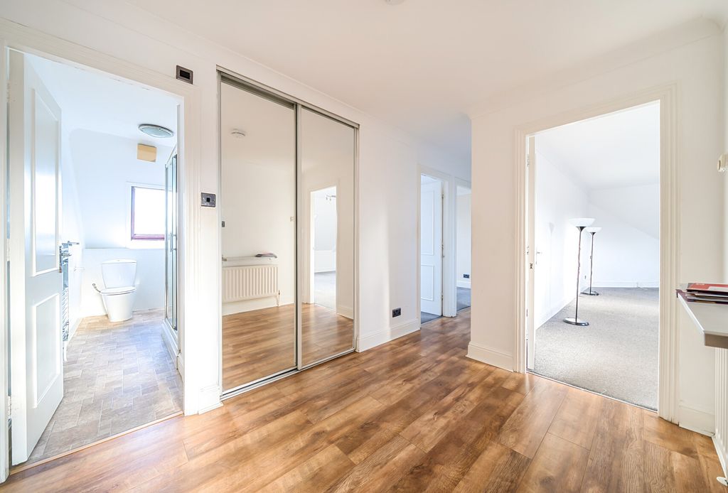 Property photo 3 of 12 1400839-20-696Abd...