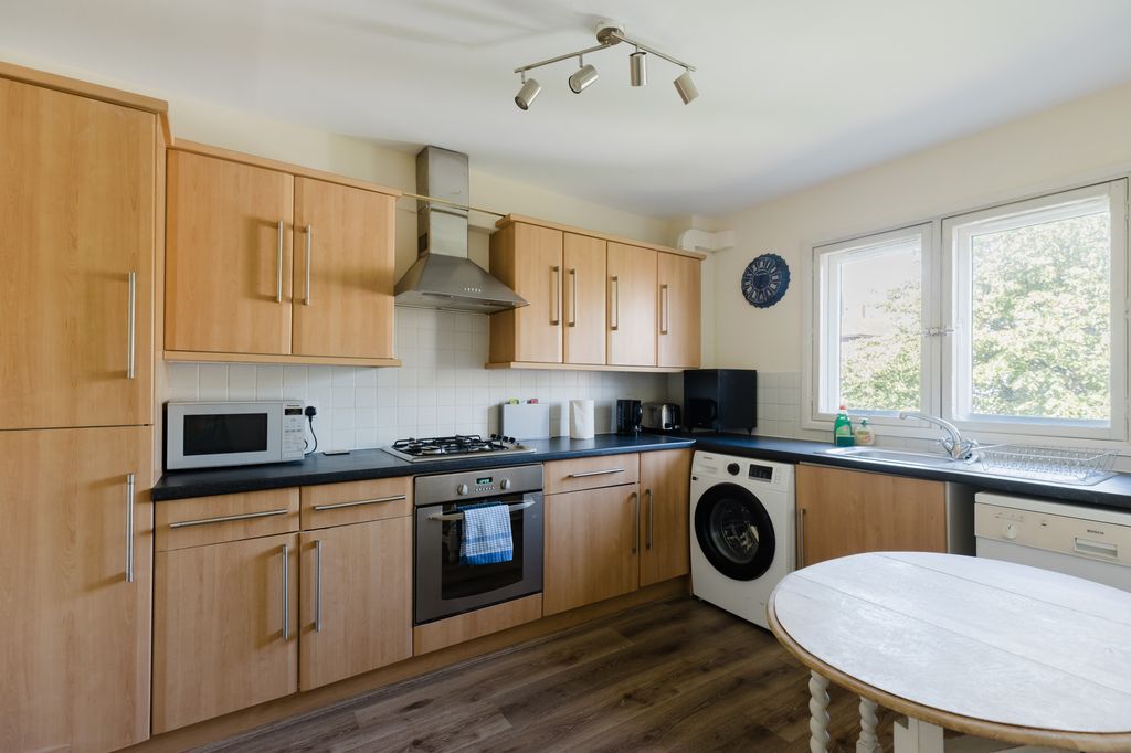 Property photo 2 of 22