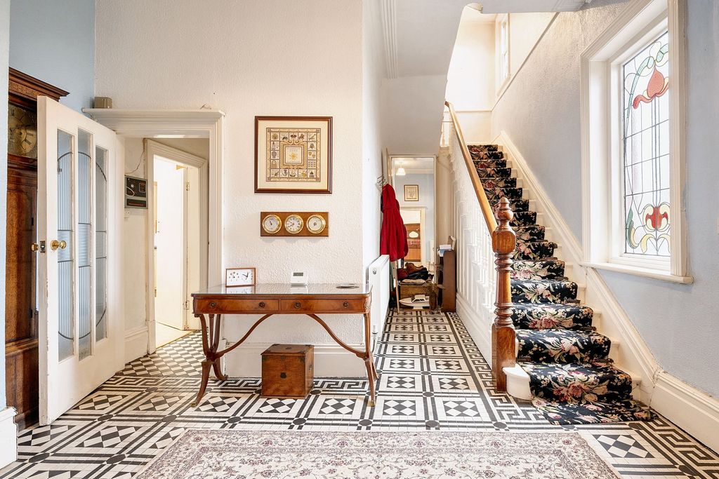 Property photo 3 of 55