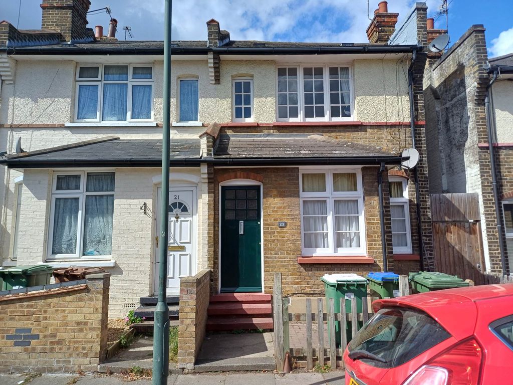 Property photo 1 of 9
