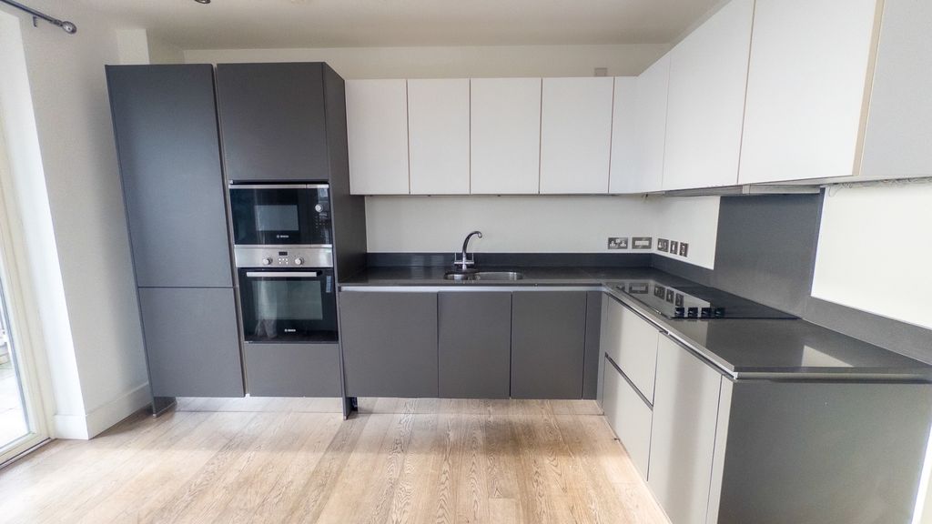 Property photo 3 of 14 4748762