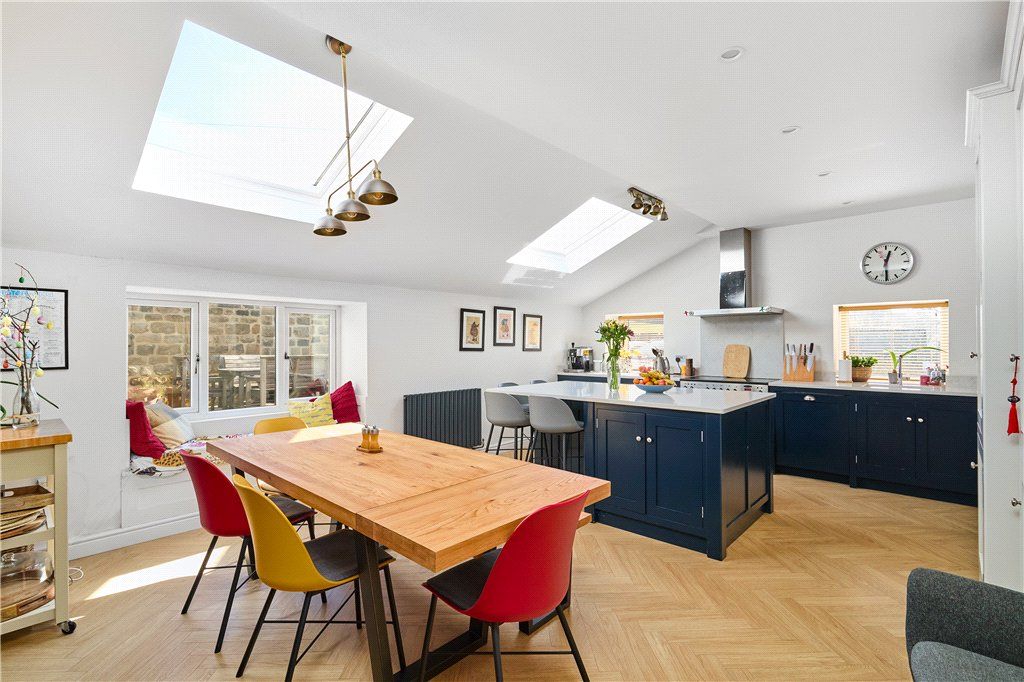 Property photo 3 of 23 Dinign Kitchen