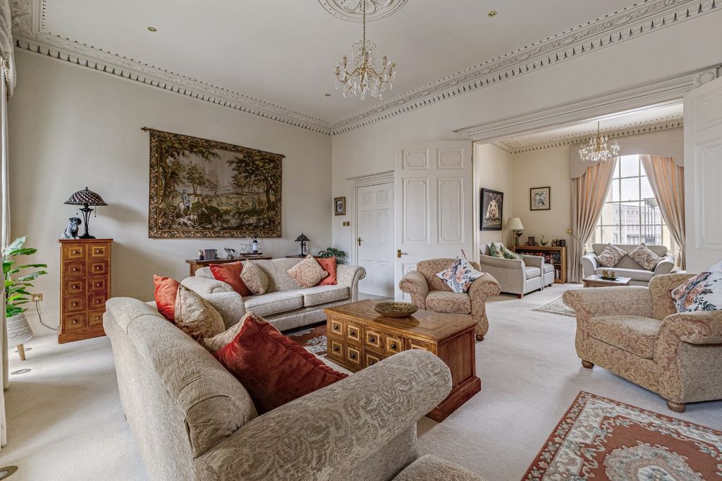 Property photo 3 of 21 Living Room