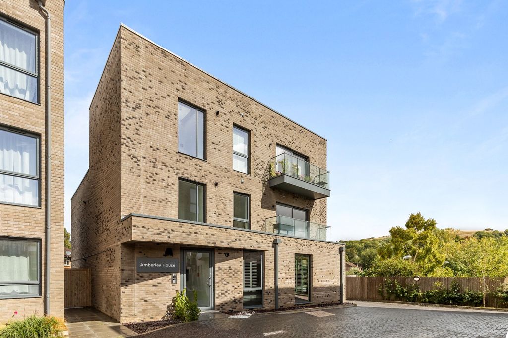 Property photo 1 of 13 4494760