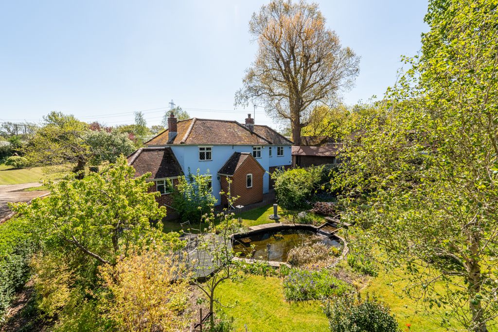 Property photo 2 of 27