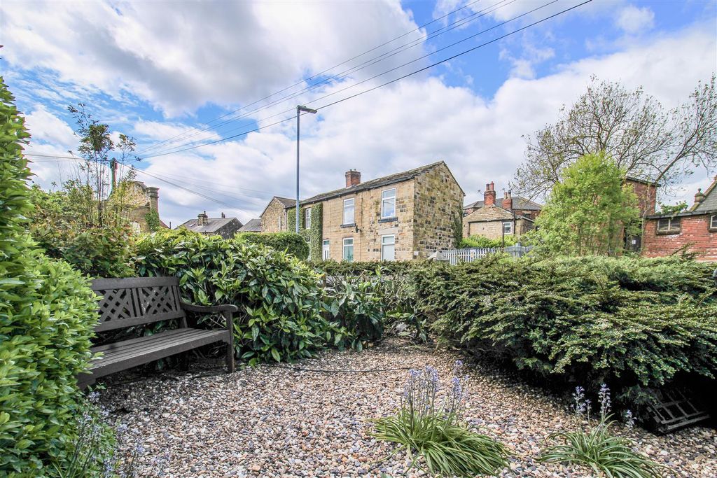 Property photo 2 of 12