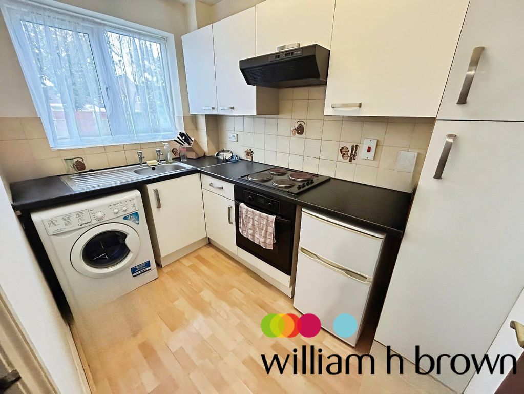 Property photo 3 of 5 Kitchen