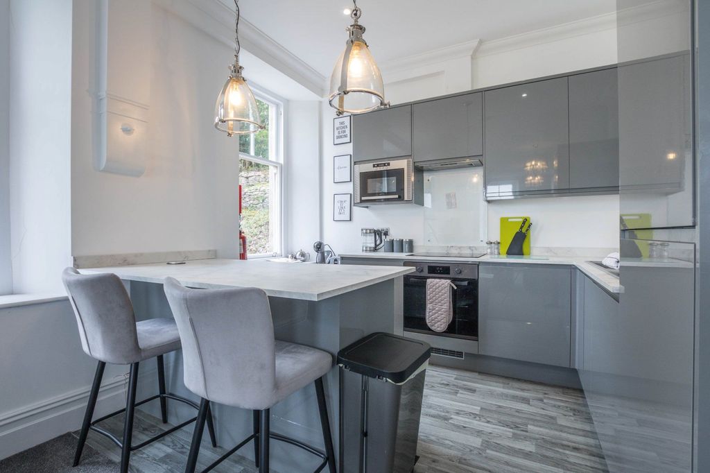 Property photo 3 of 26