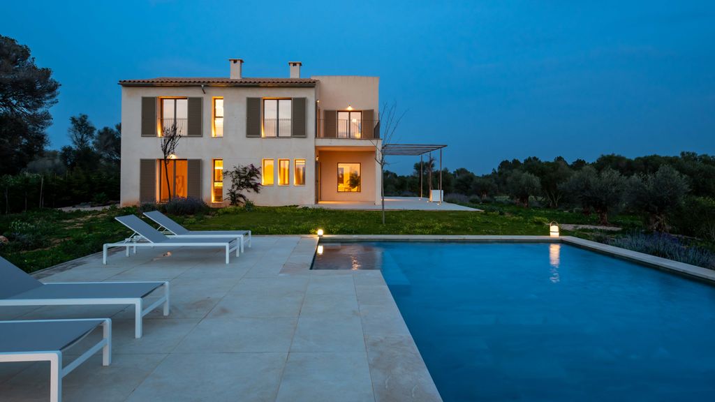 Property photo 2 of 29 001.Jpg