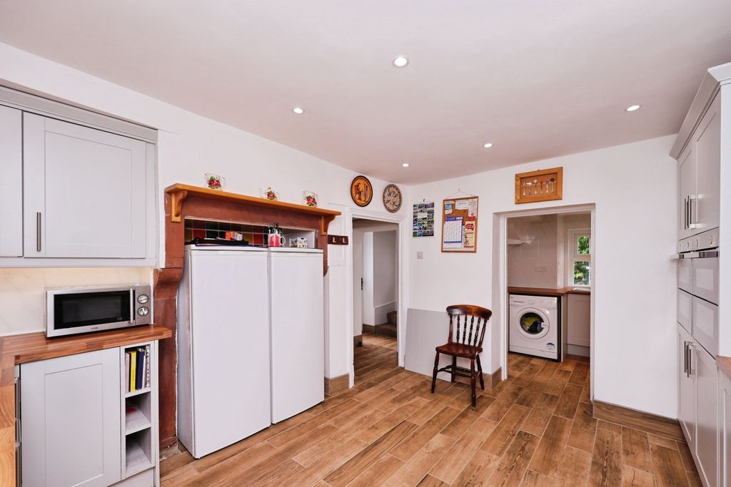 Property photo 3 of 26