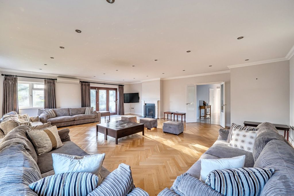 Property photo 2 of 27 2