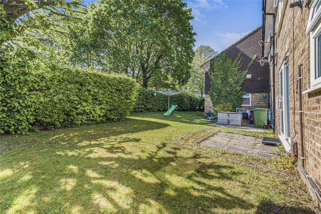 Property photo 2 of 13 Picture No. 16