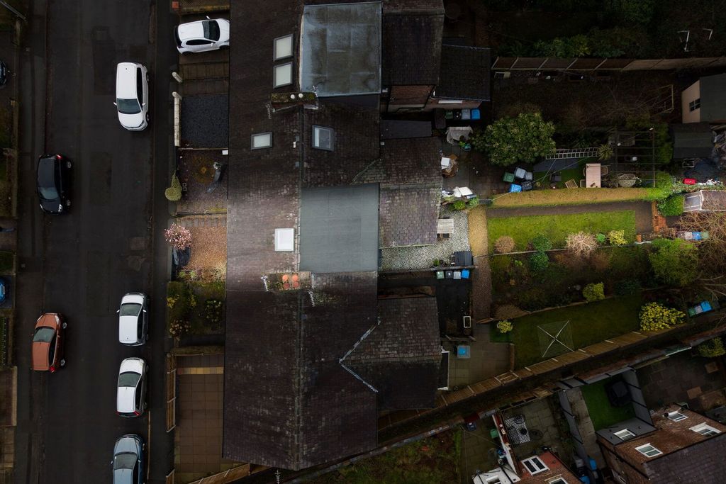 Property photo 2 of 32