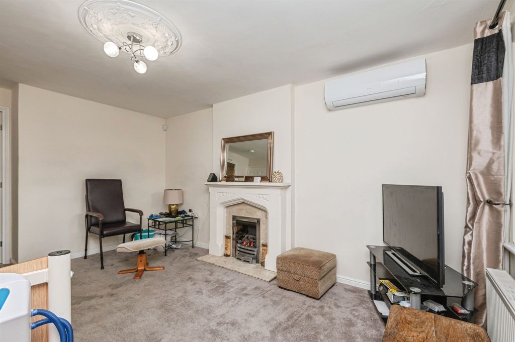 Property photo 3 of 17