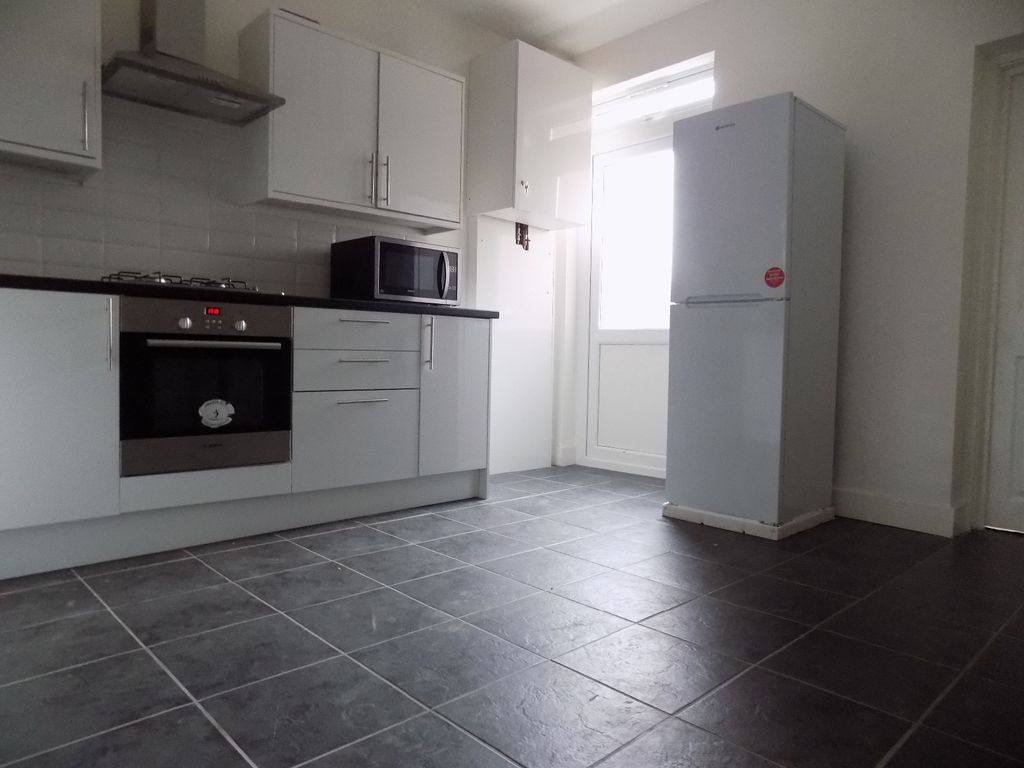 Property photo 3 of 8 3675