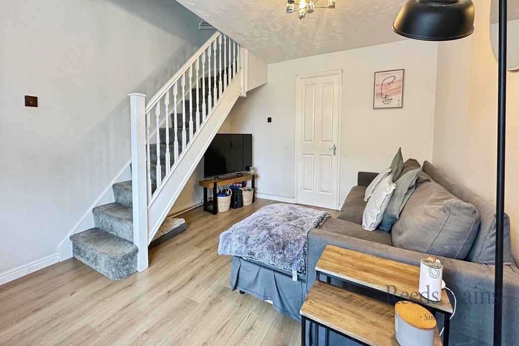 Property photo 3 of 14 Lounge