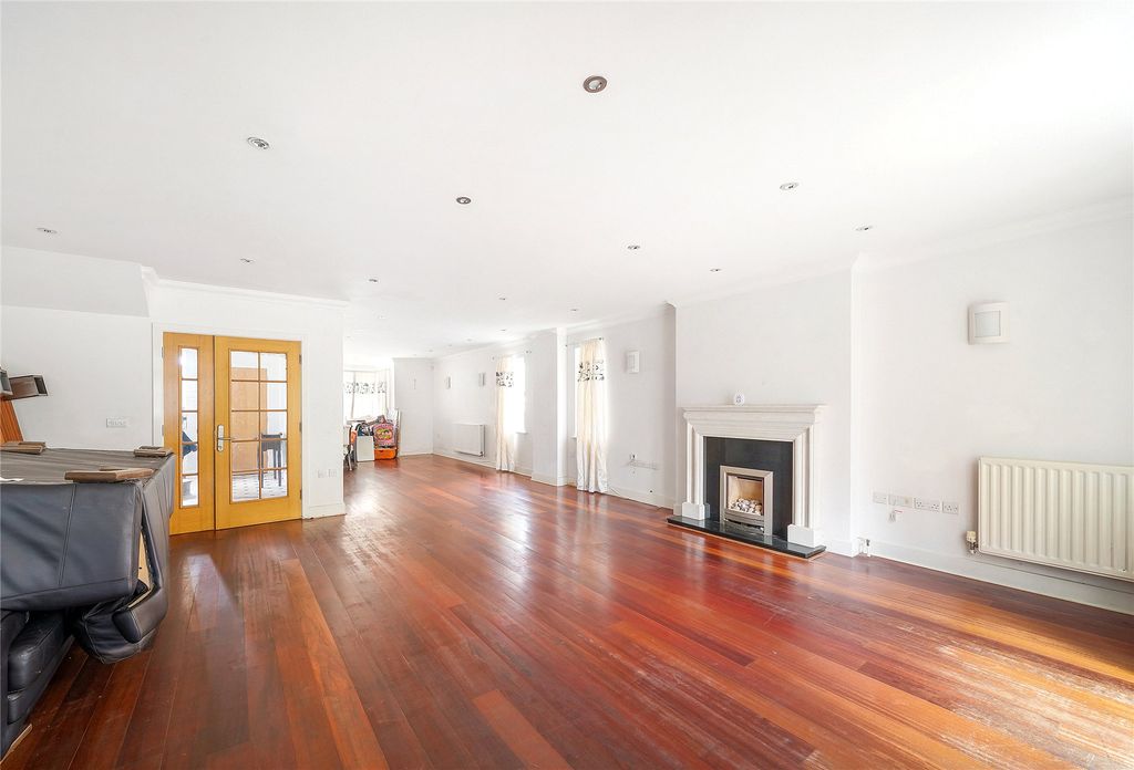 Property photo 2 of 10 Picture No. 03