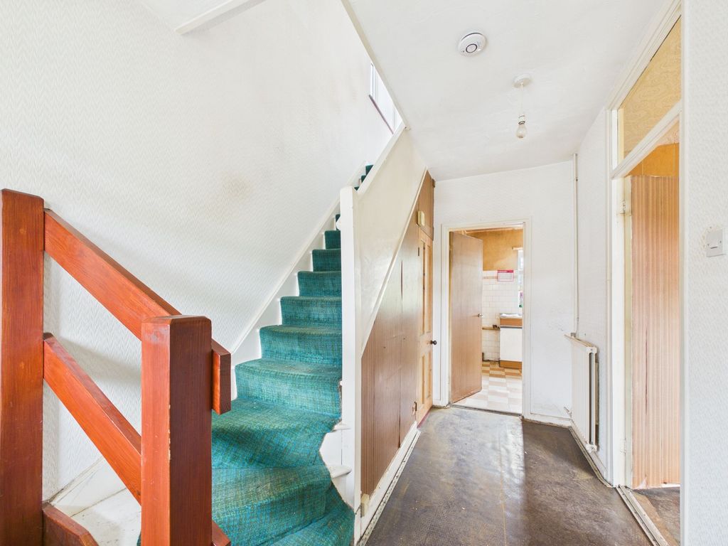 Property photo 2 of 17 Entrance Hall