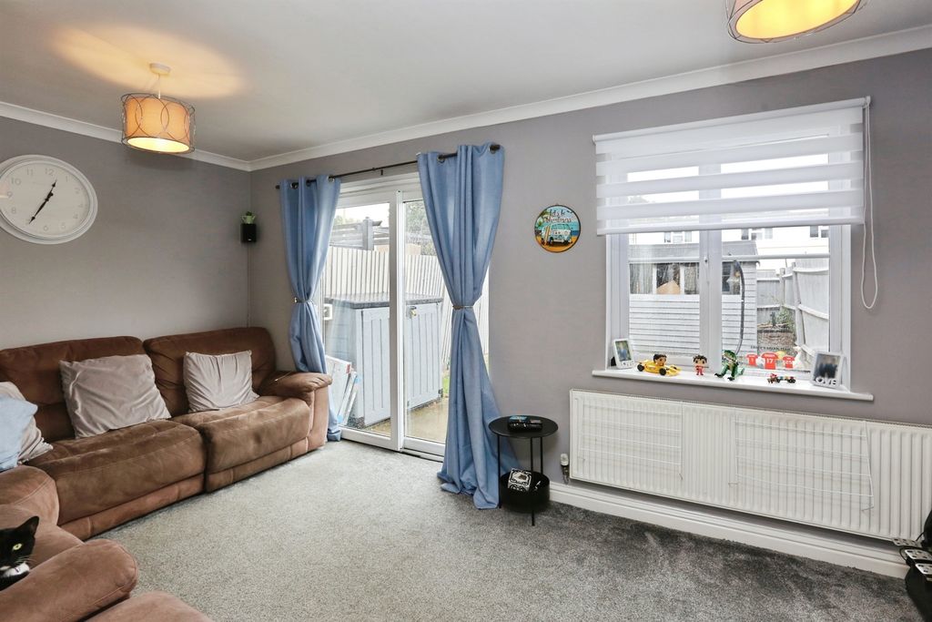 Property photo 2 of 13
