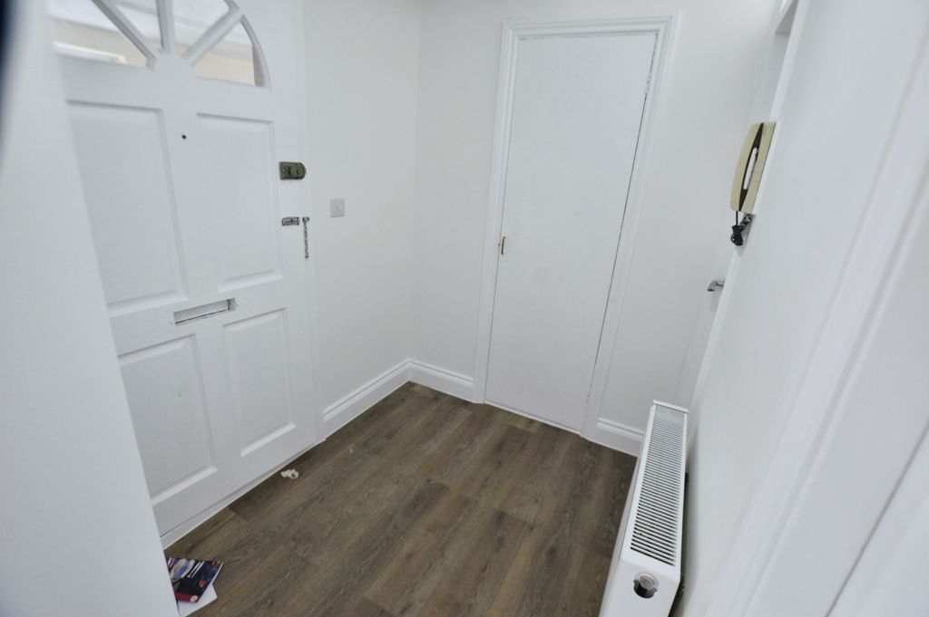 Property photo 3 of 9 Pbox-Img.Jpg