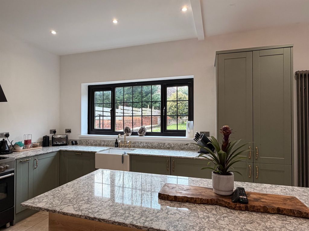 Property photo 3 of 28