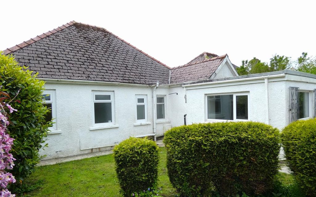 Property photo 2 of 11 Location