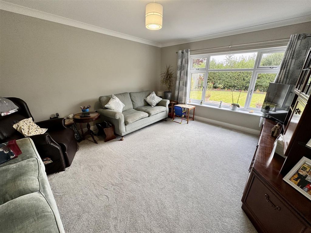 Property photo 2 of 22 Be28E4E4-7Ec1-4718-Ac96-C3086Ead4918_1_201_A.Jpeg