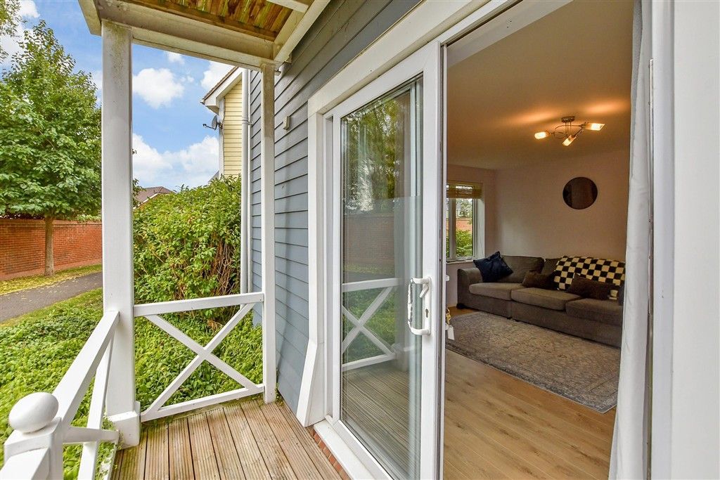 Property photo 1 of 10 Balcony / Terrace