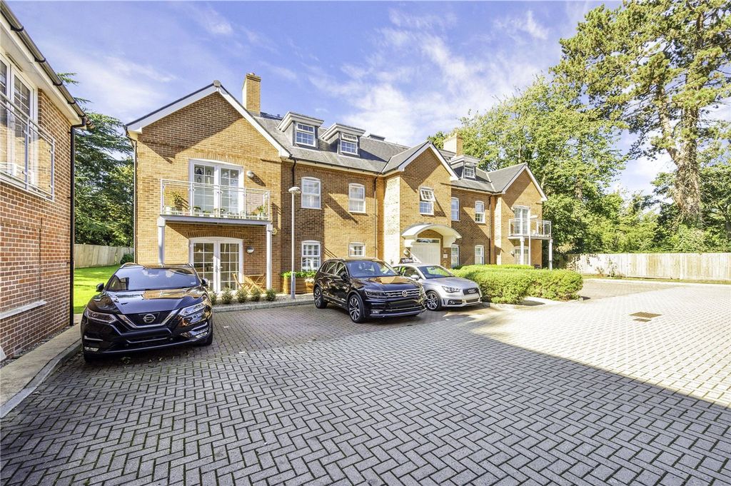 Property photo 1 of 27