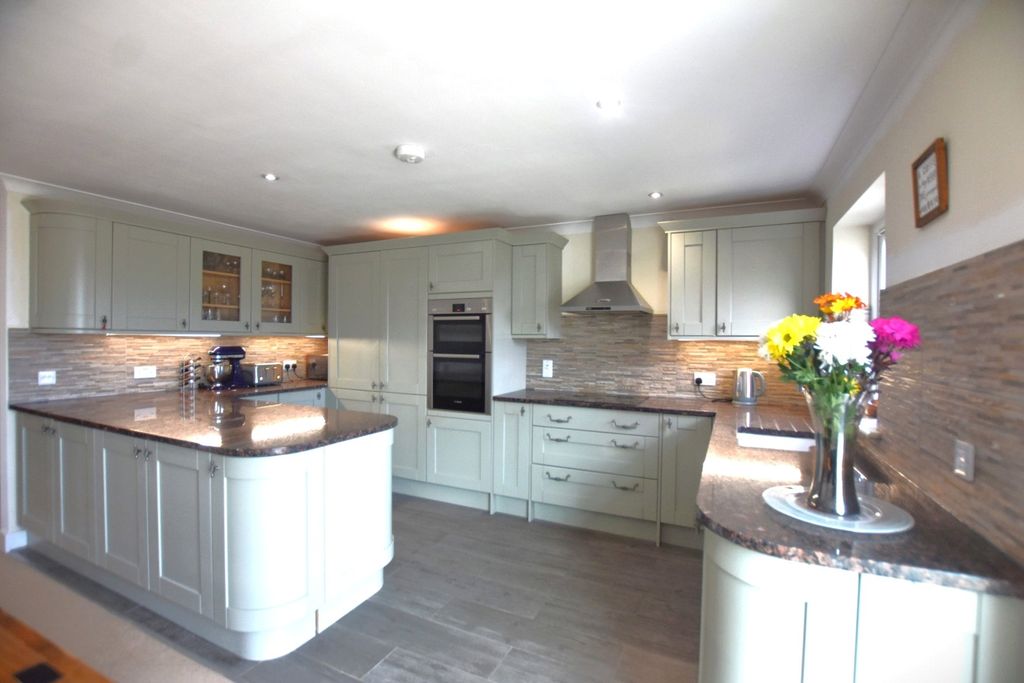 Property photo 2 of 18 Picture No. 48