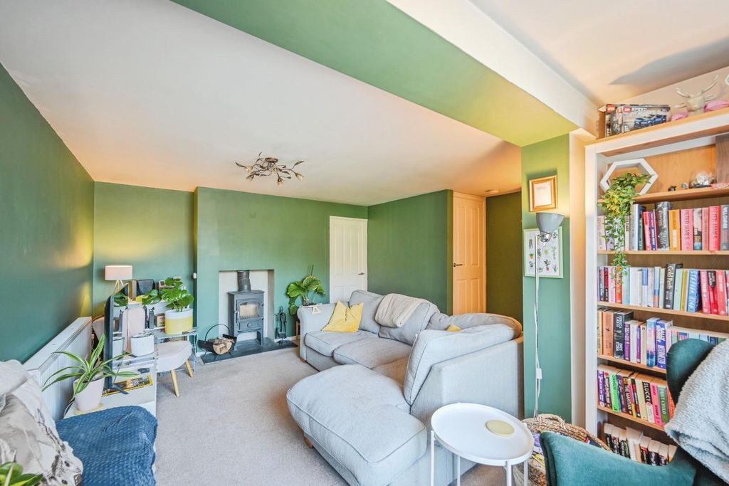 Property photo 3 of 18 49Mildenhall-16.Jpg