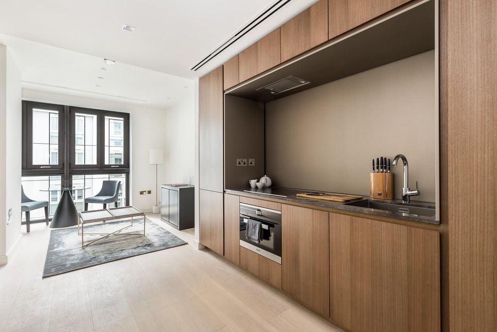 Property photo 2 of 12 Image