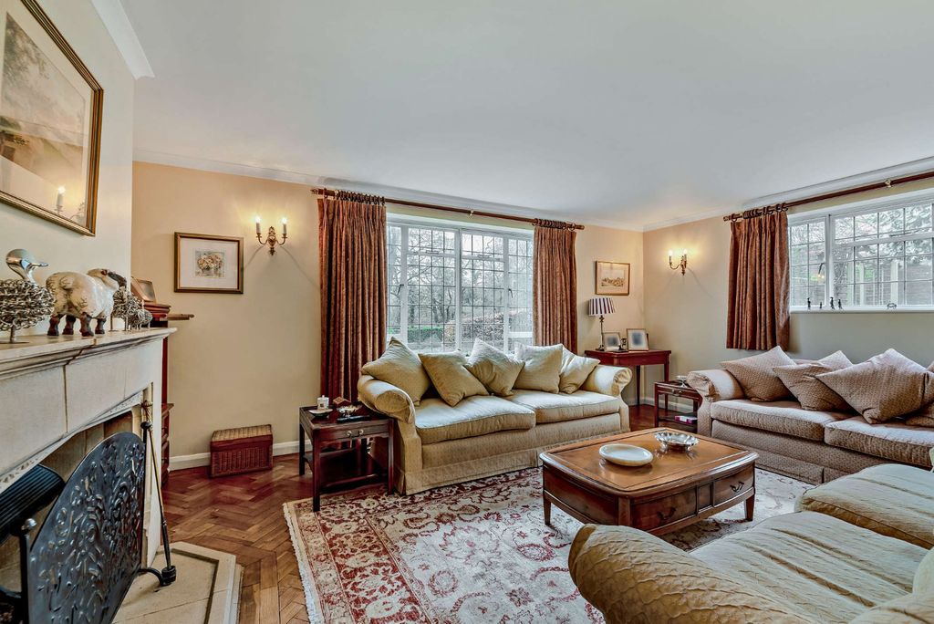 Property photo 3 of 31 Drawing Room