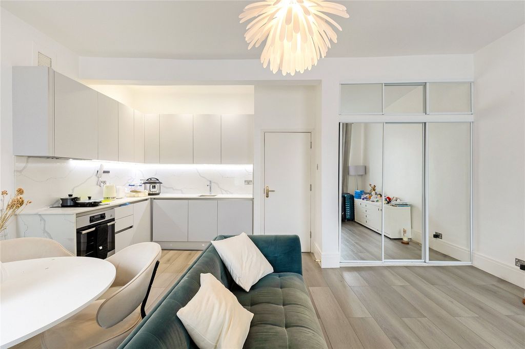 Property photo 3 of 5 Reception