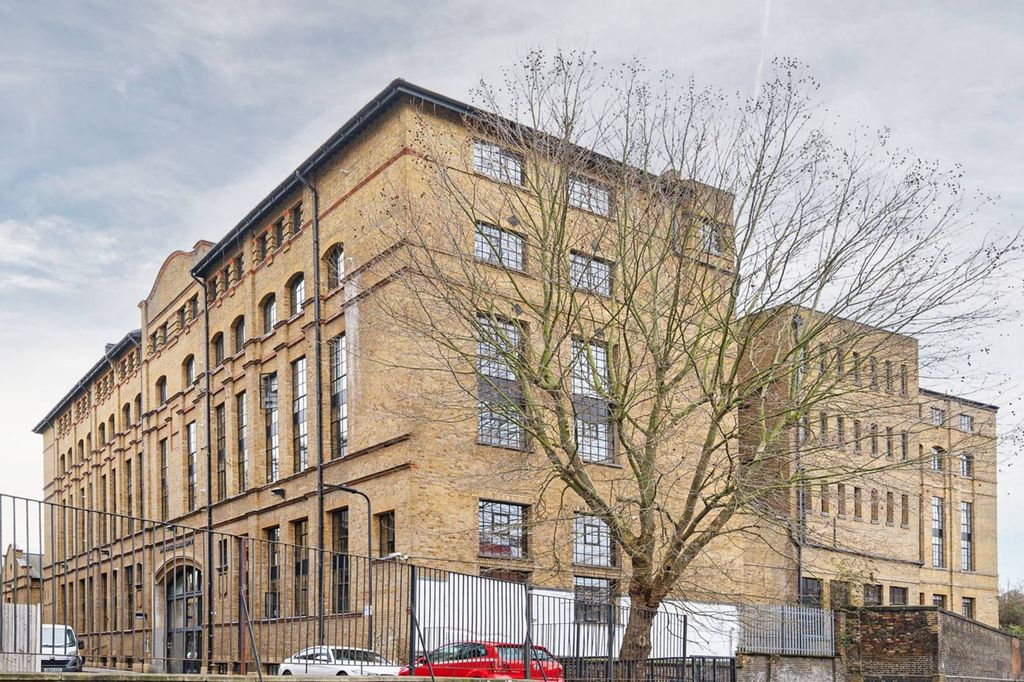 Property photo 1 of 8