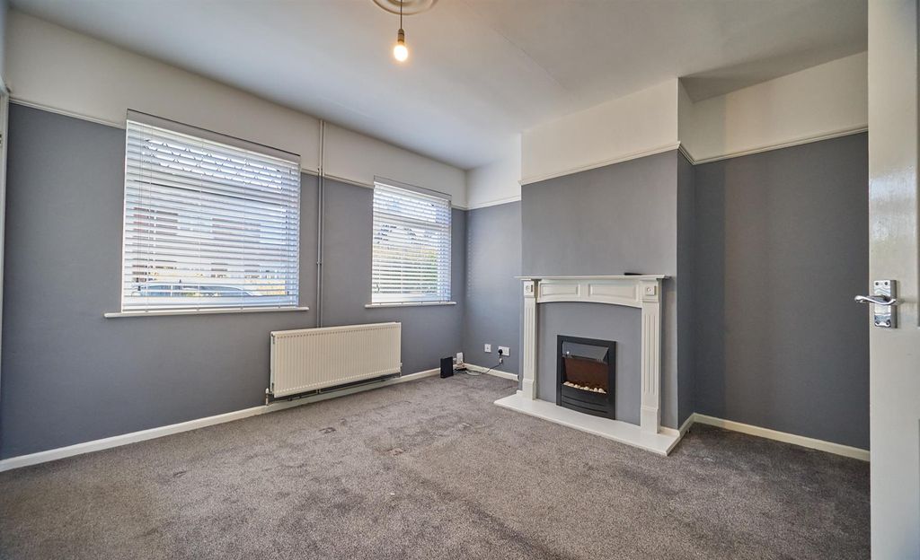 Property photo 2 of 9 William Iliffe Street 2.Jpg