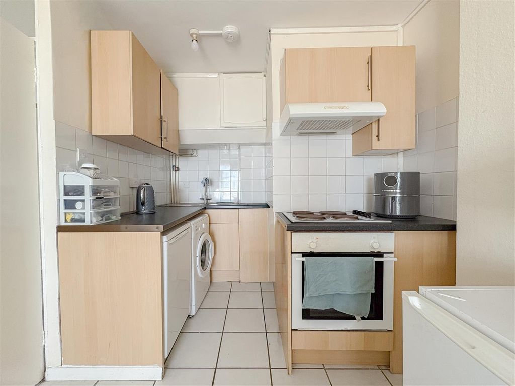 Property photo 3 of 15 Kitchen Area