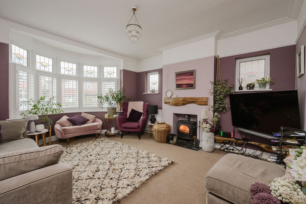 Property photo 3 of 27