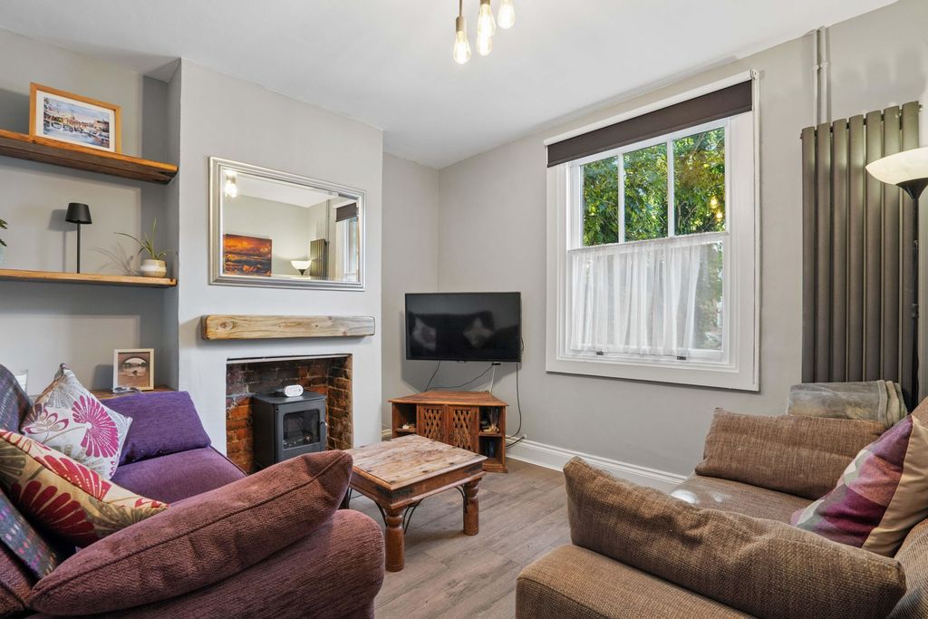 Property photo 2 of 11