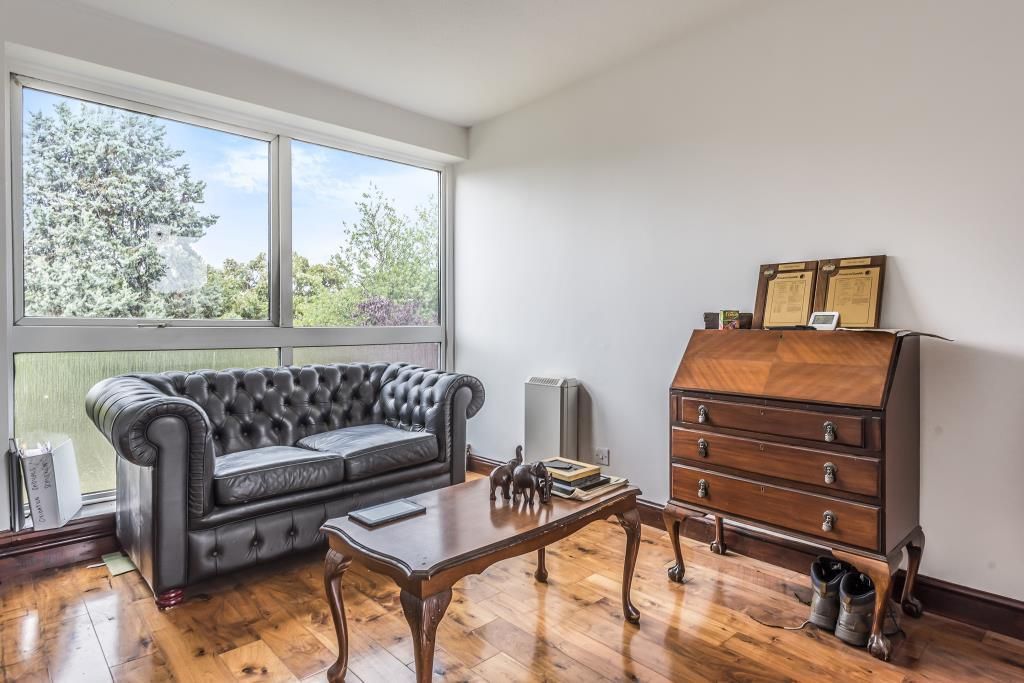 Property photo 3 of 7 Reception