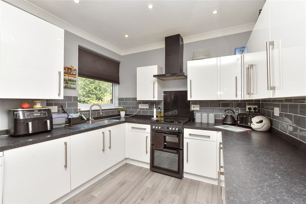 Property photo 3 of 10 Kitchen/Diner