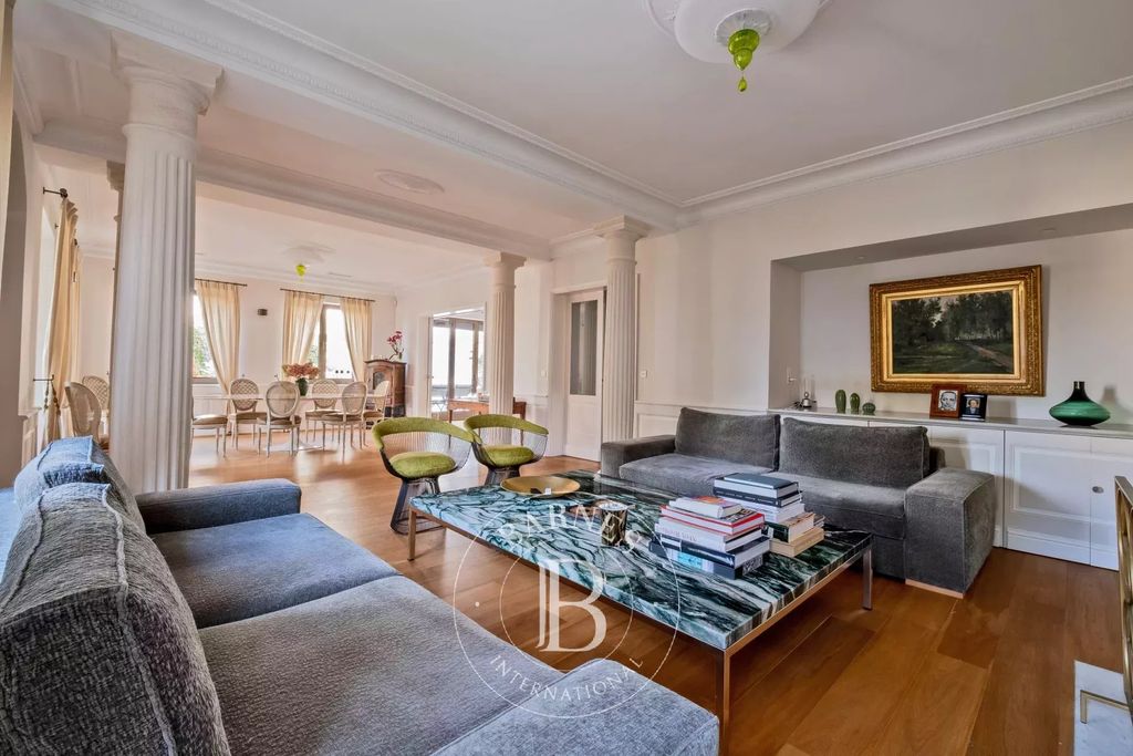 Property photo 3 of 33