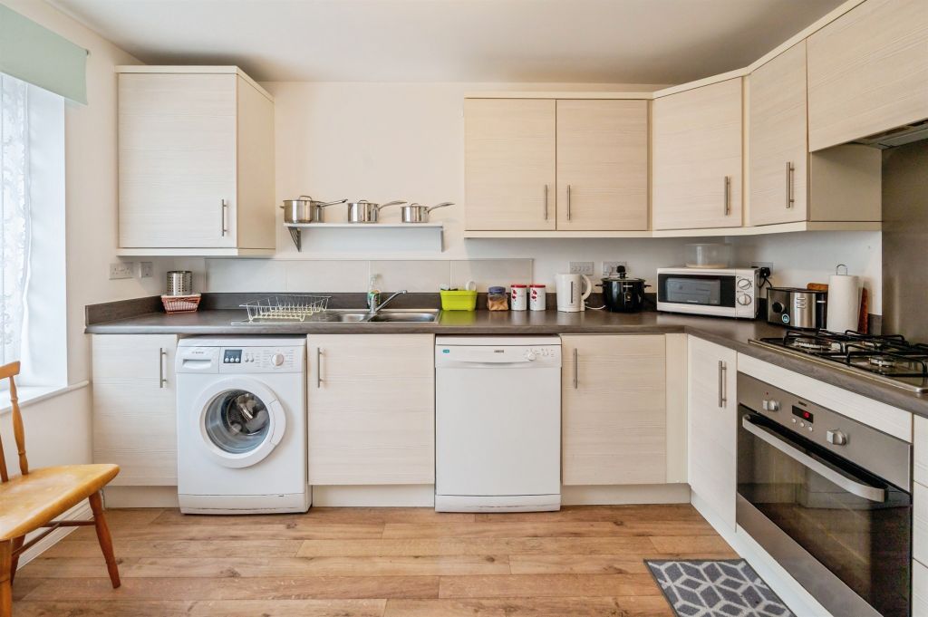 Property photo 3 of 18