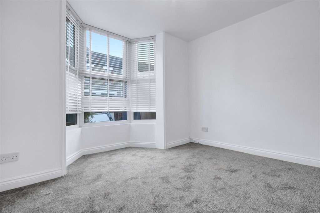 Property photo 3 of 8 7.Jpg