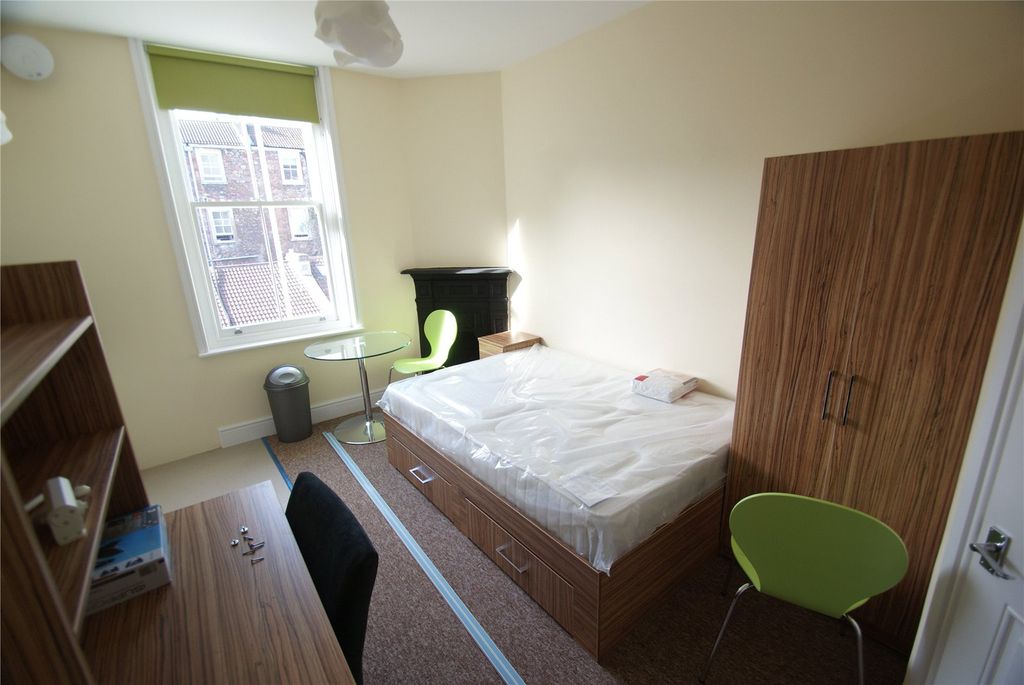 Property photo 3 of 4 Picture No. 04