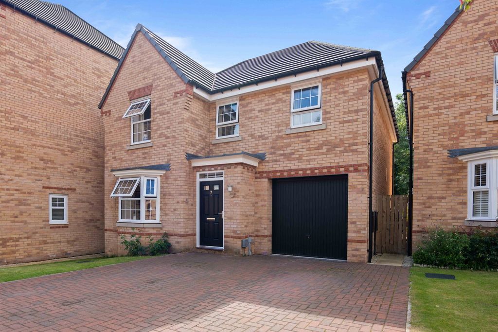 Property photo 1 of 37