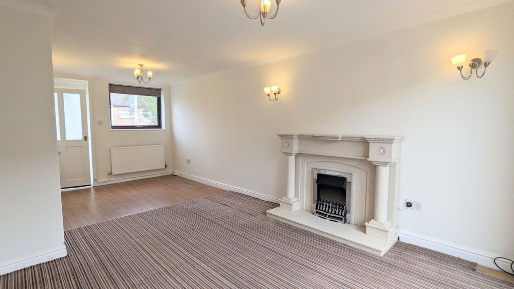 Property photo 3 of 27