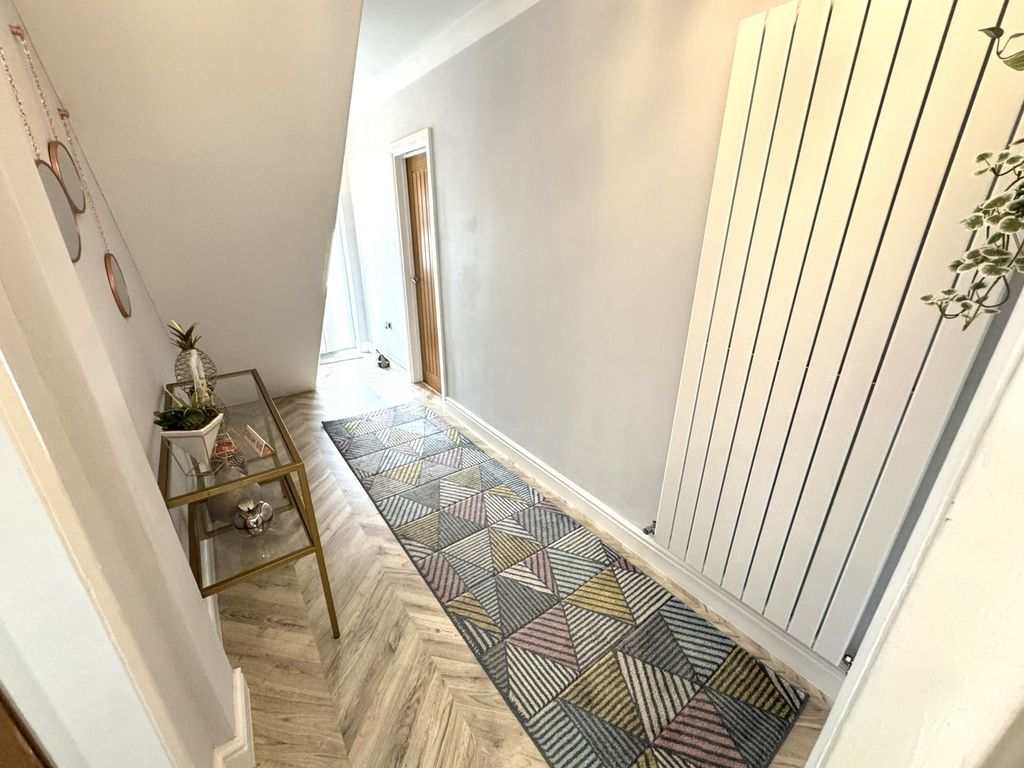 Property photo 3 of 35