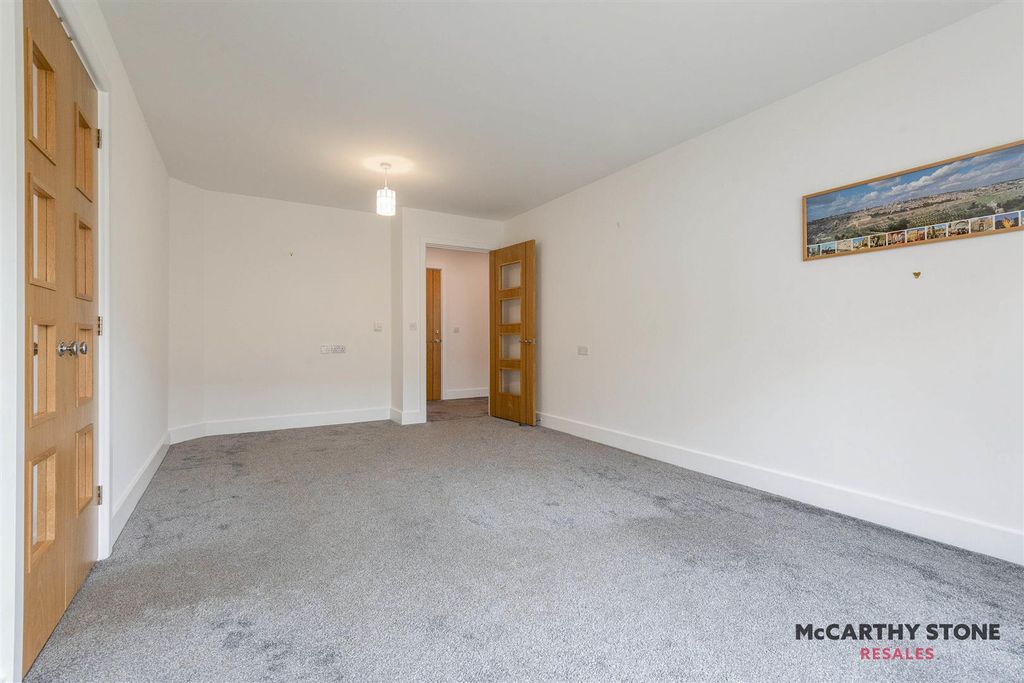 Additional image 5 of 1 bed flat for salePark House, Old Park Road, Hitchin SG5